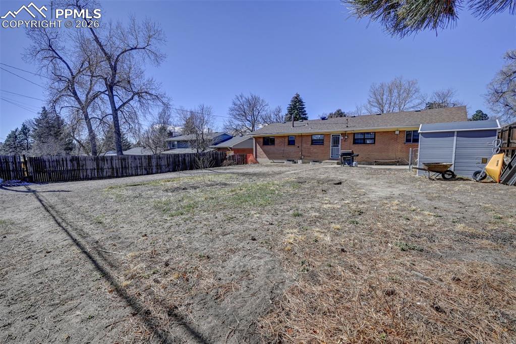 Image 34 of 40: Back of Structure