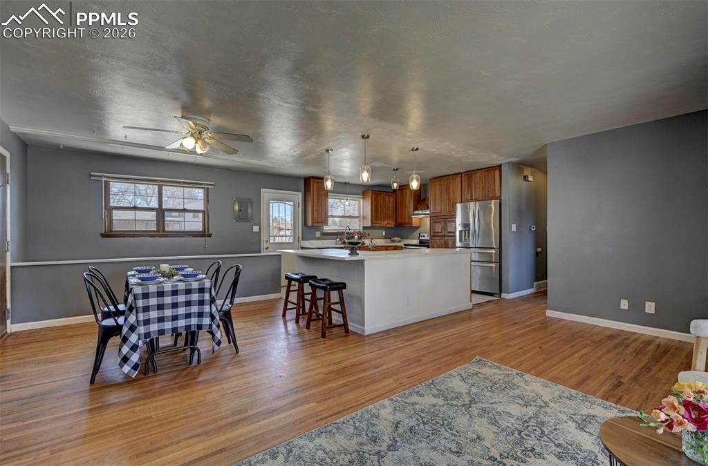 Image 7 of 40: Kitchen