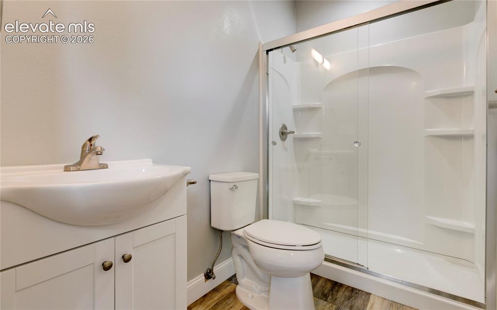 Image 47 of 50: Bathroom