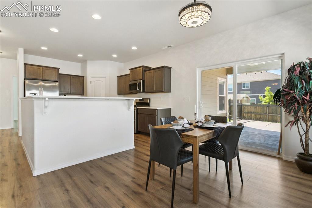Image 13 of 37: Dining Area