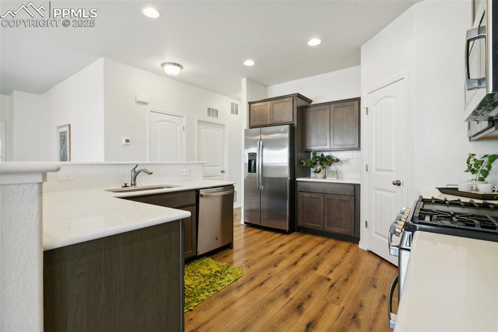Image 15 of 37: Kitchen