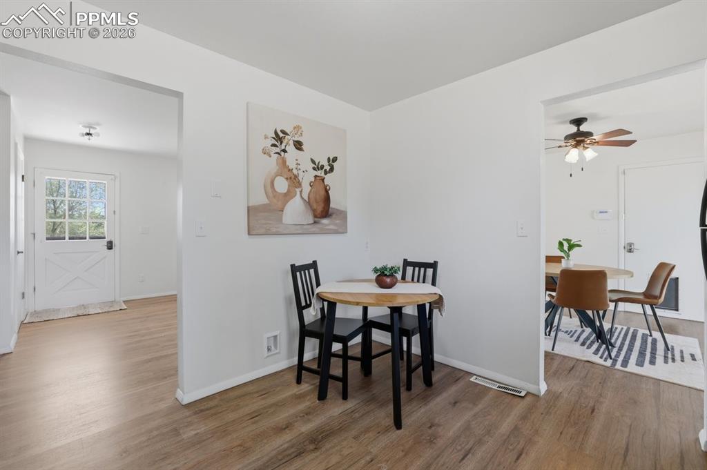 Image 12 of 44: Dining Area