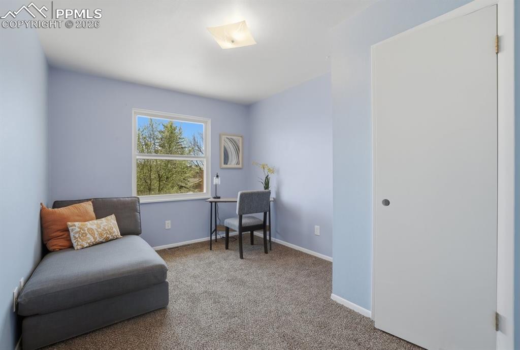 Image 20 of 44: Sitting Room