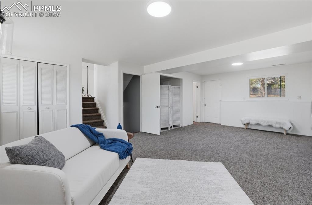 Image 22 of 44: Sitting Room