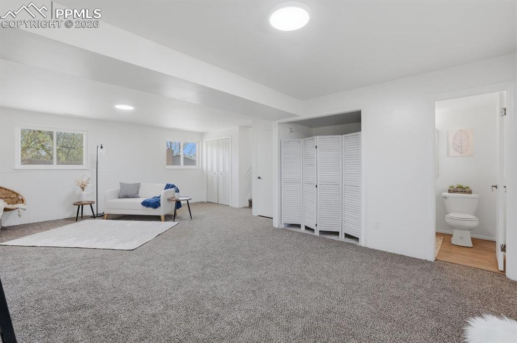 Image 26 of 44: Sitting Room