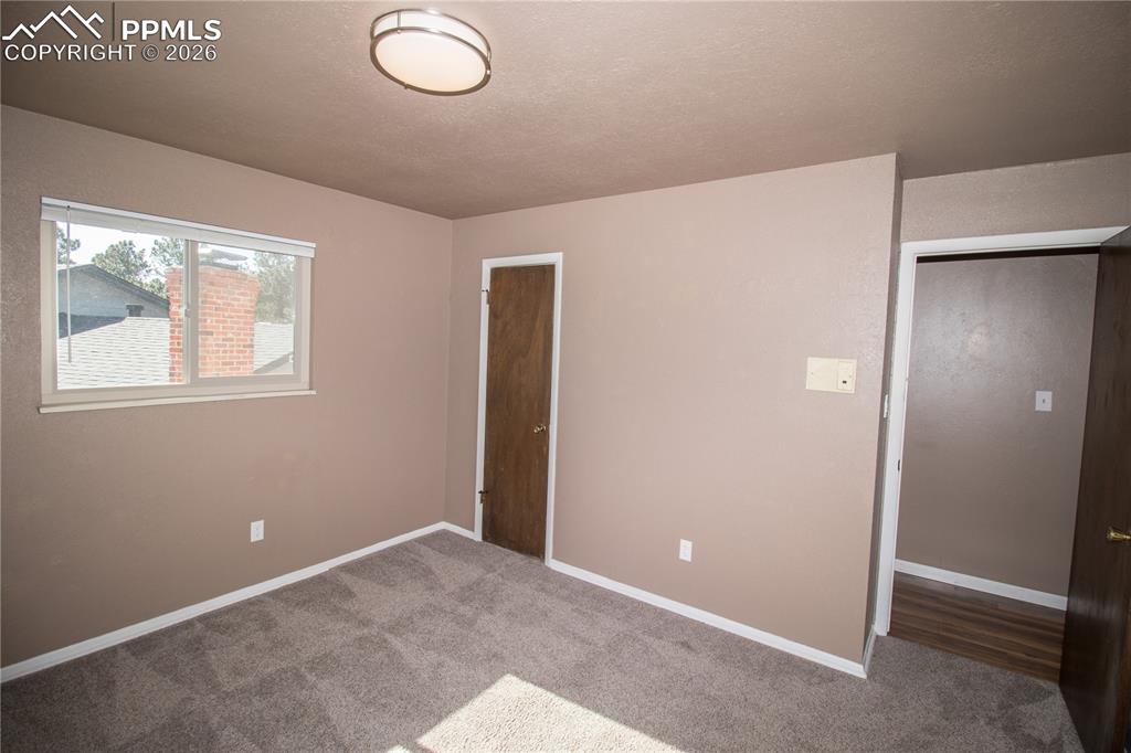 Image 23 of 36: Bedroom