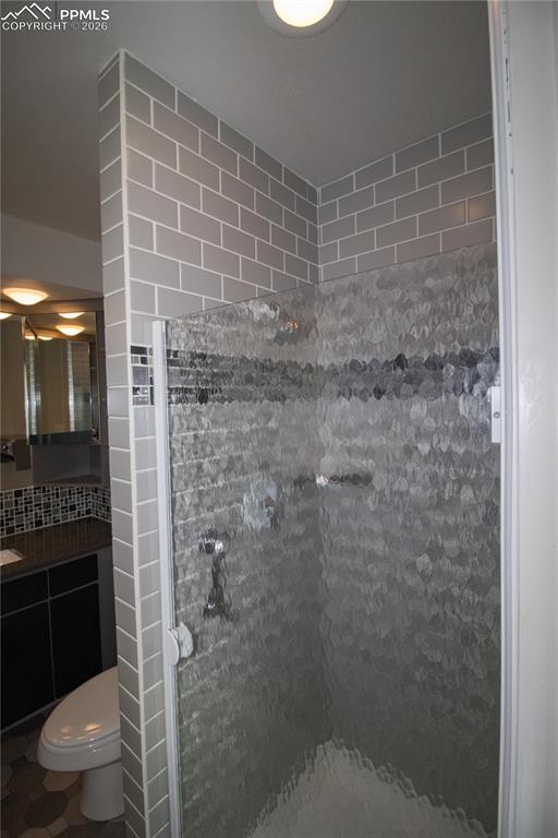 Image 28 of 36: Bathroom