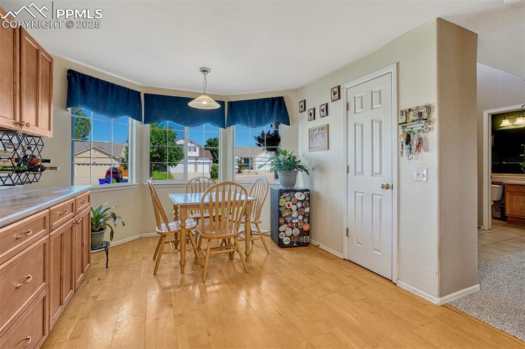 Image 17 of 40: Dining Area