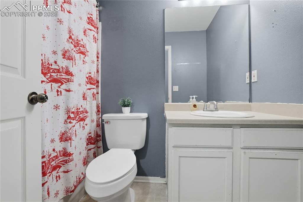 Image 19 of 31: Bathroom