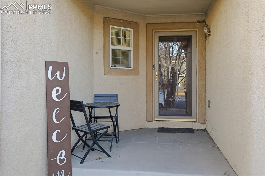 Image 2 of 31: Entry