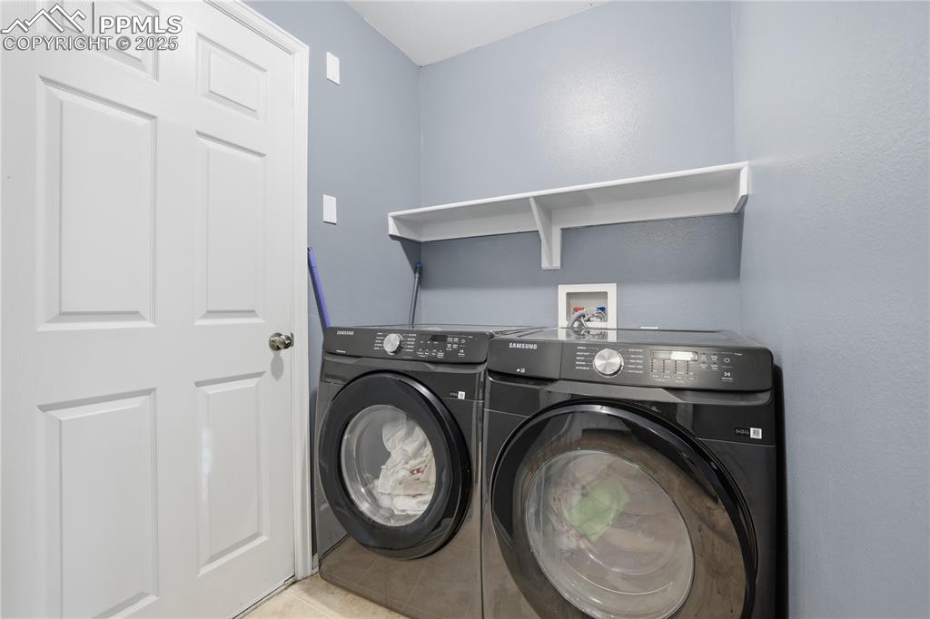 Image 23 of 31: Laundry