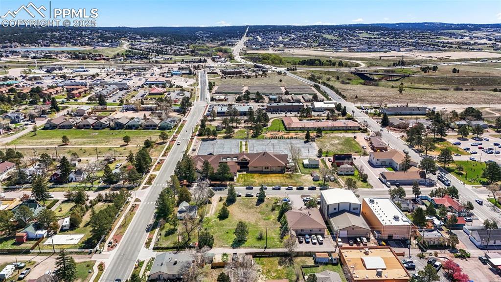 Image 5 of 8: Birds eye view of property