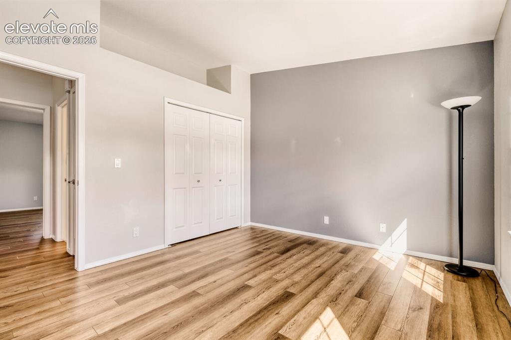 Image 11 of 17: Bedroom