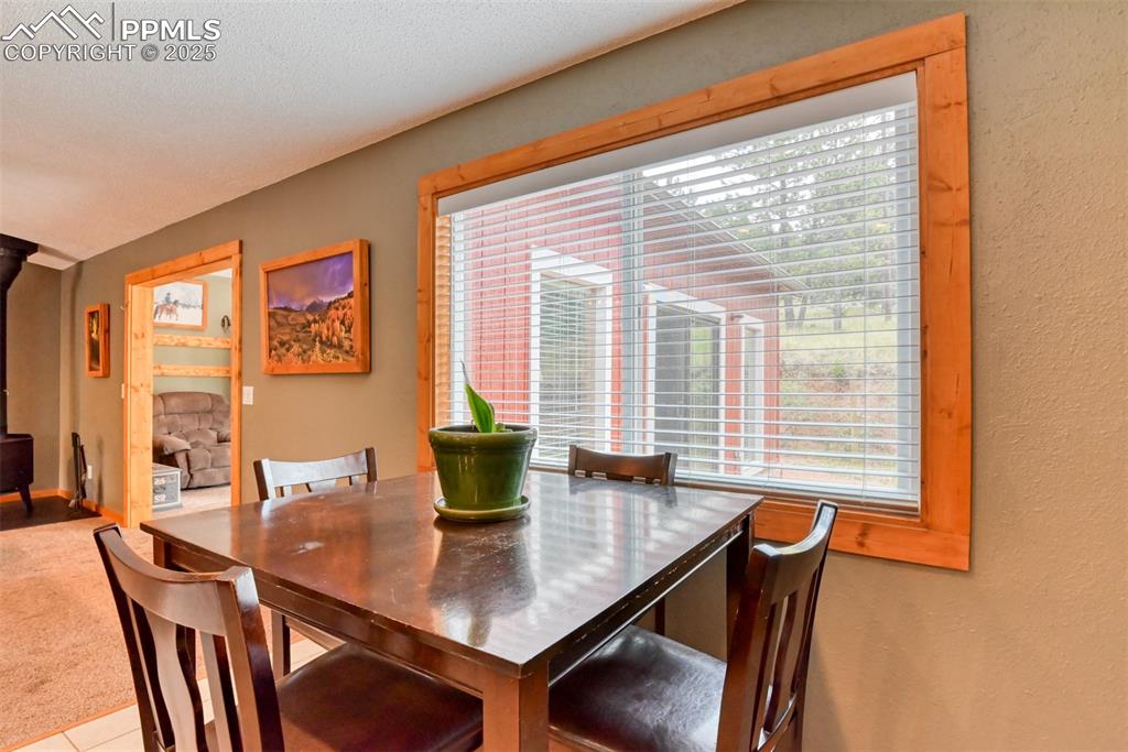 Image 10 of 35: Dining Area