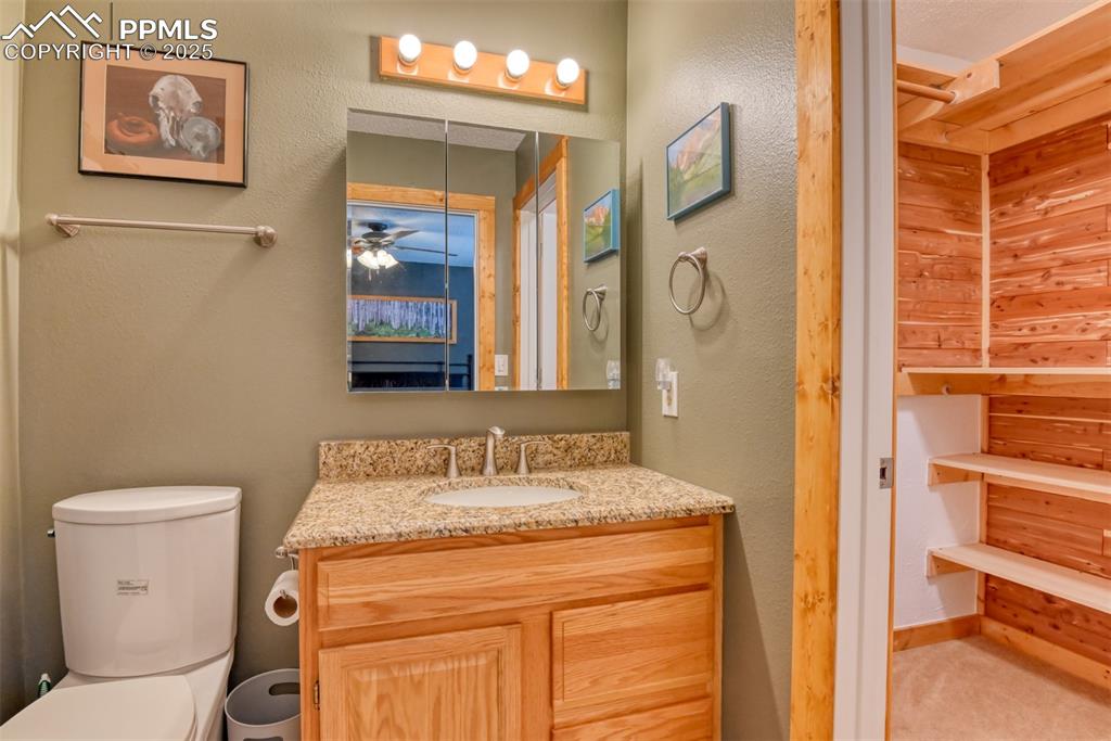 Image 15 of 35: Bathroom