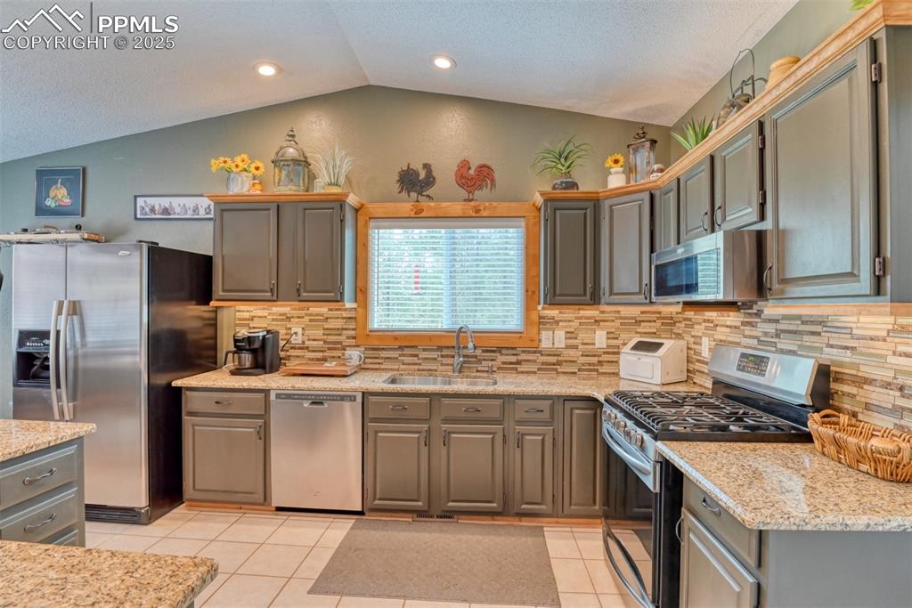 Image 5 of 35: Kitchen
