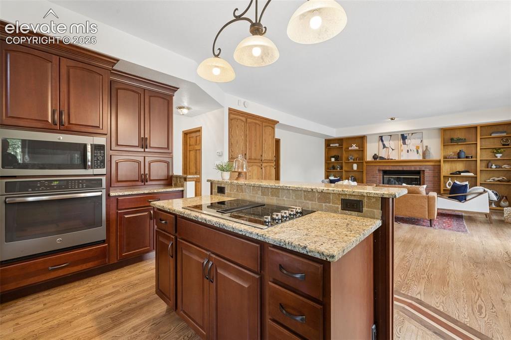 Image 12 of 44: Kitchen
