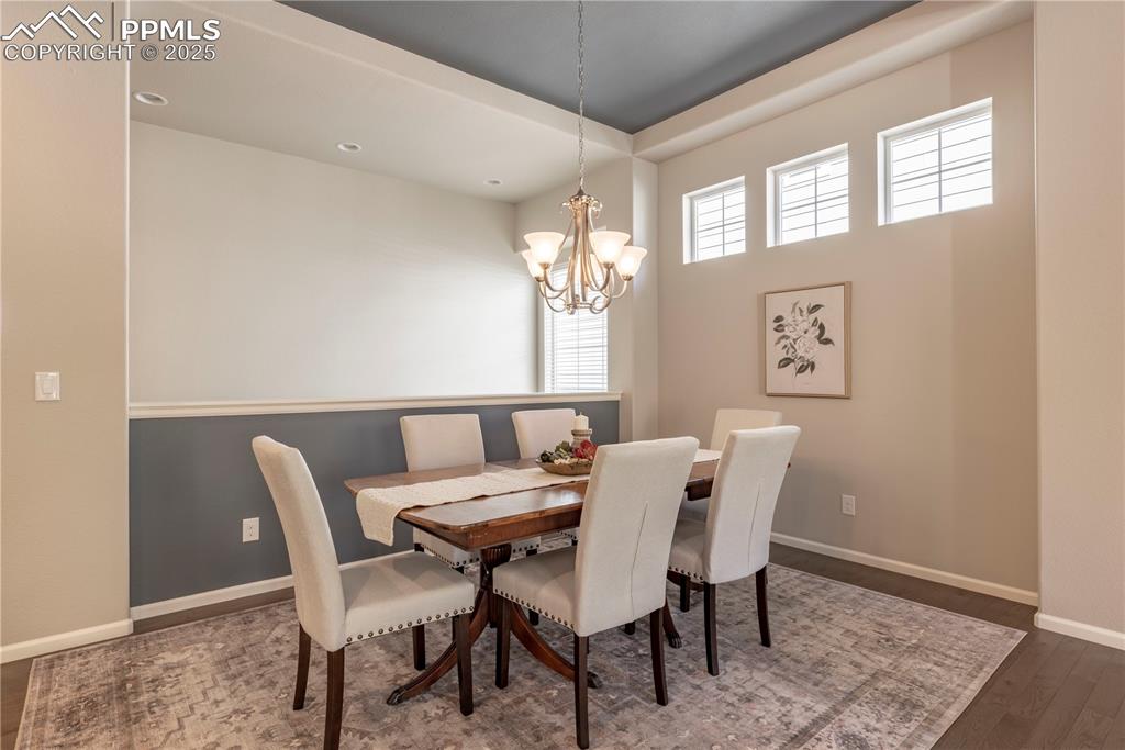 Image 12 of 37: Dining Area