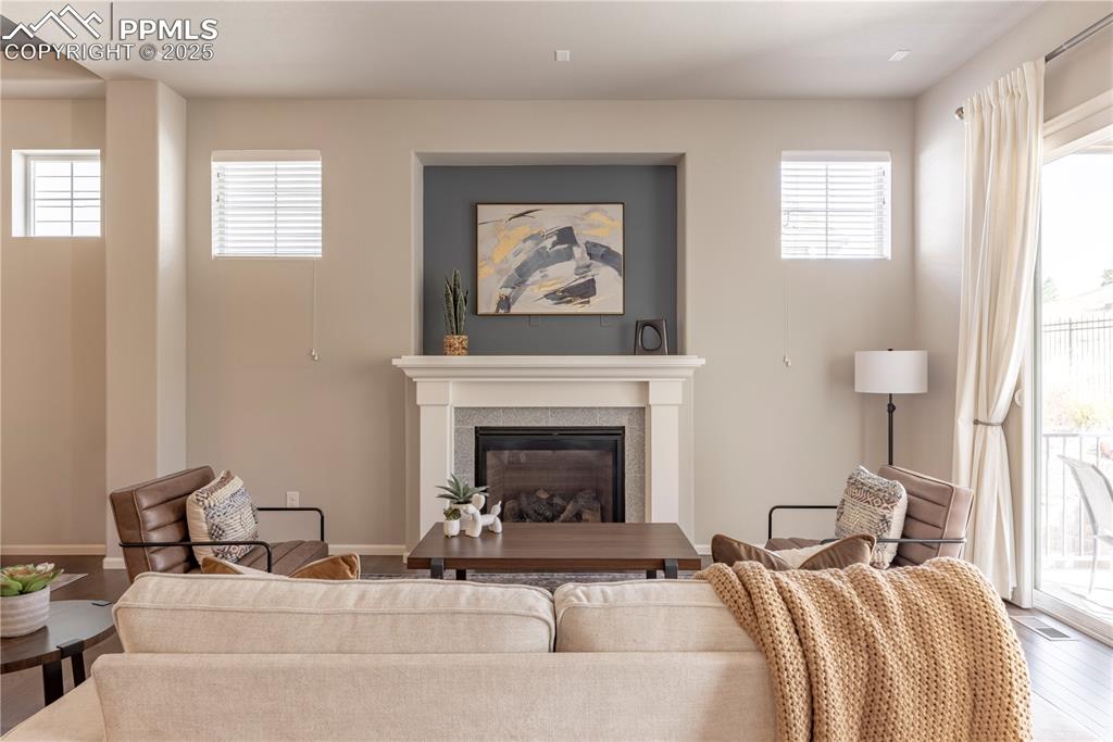 Image 4 of 37: Living Room