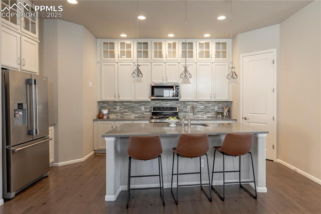 Image 7 of 37: Kitchen