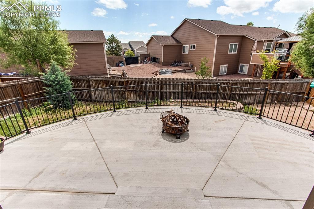 Image 23 of 24: Patio