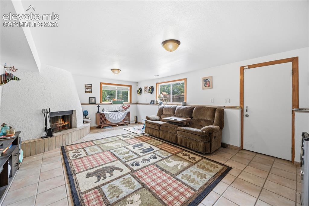 Image 14 of 22: Living Room