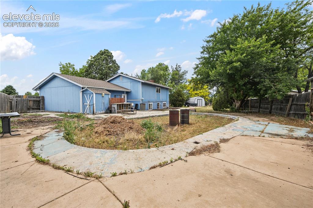 Image 19 of 20: Back of Structure