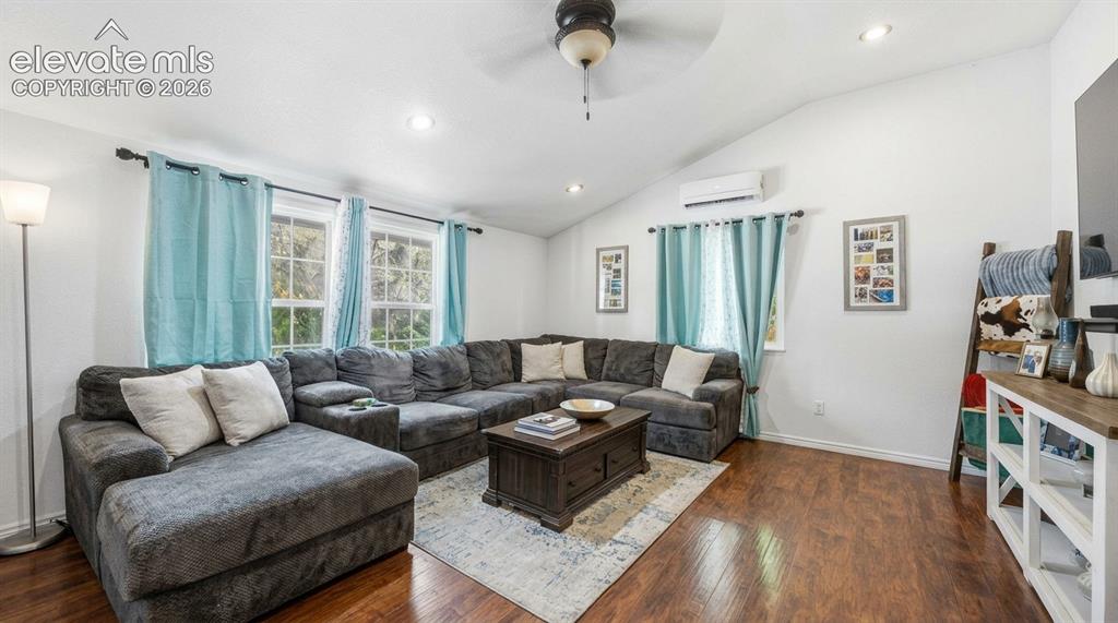 Image 4 of 22: Living Room