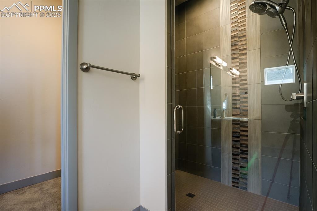 Image 12 of 38: Bathroom