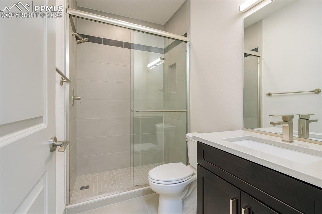 Image 15 of 38: Bathroom