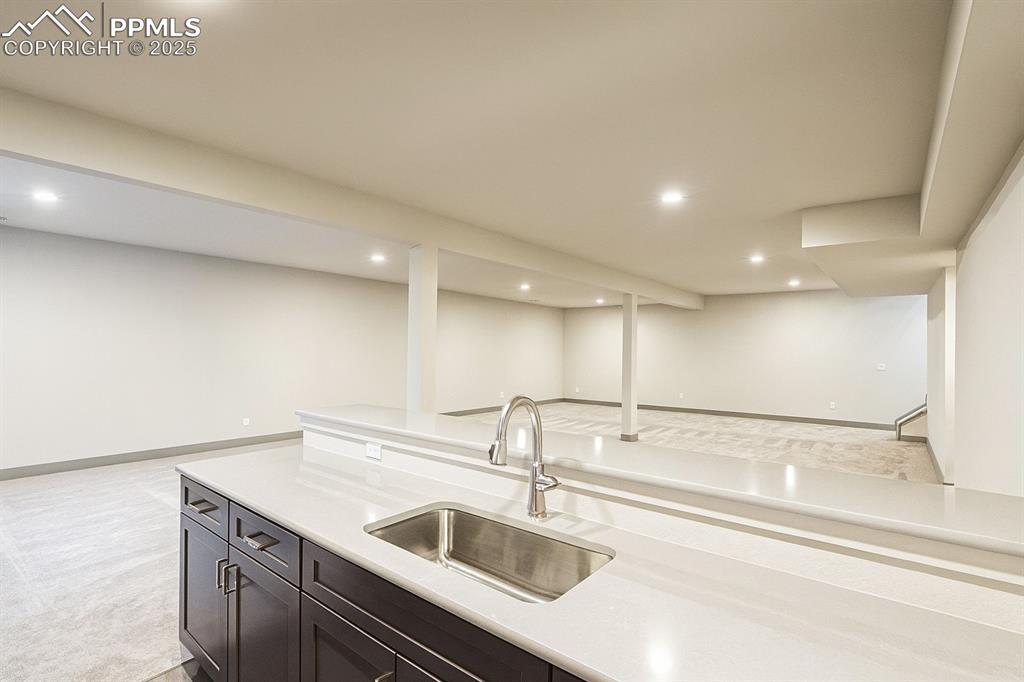 Image 20 of 38: Kitchen