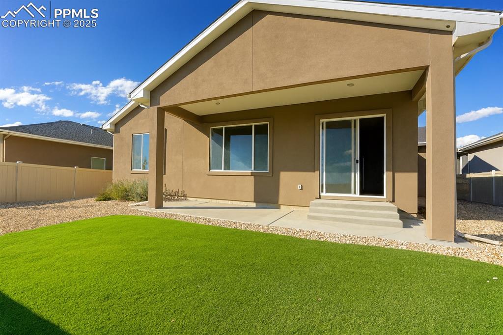 Image 26 of 38: Back of Structure