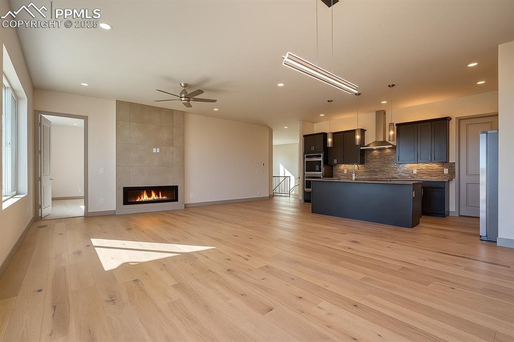 Image 3 of 38: Kitchen