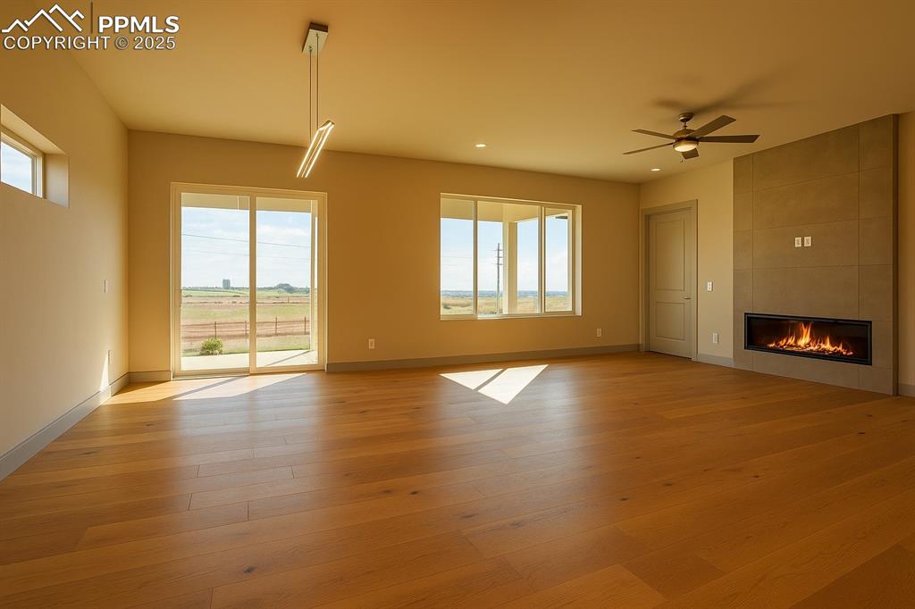 Image 4 of 38: Living Room