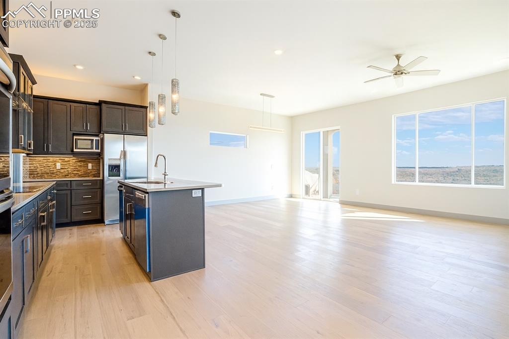 Image 5 of 38: Kitchen