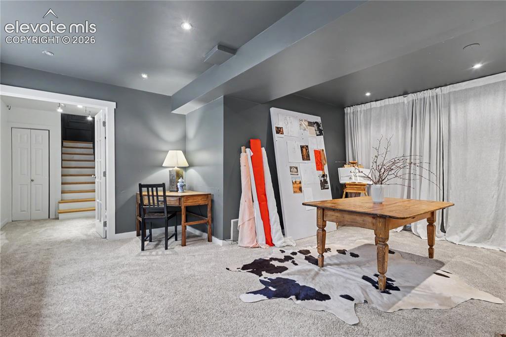 Image 31 of 37: Family Room