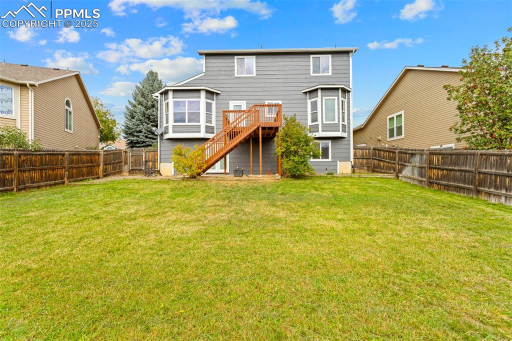 Image 40 of 49: Back of Structure