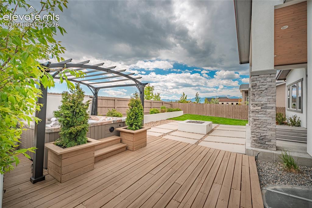 Image 43 of 48: Deck