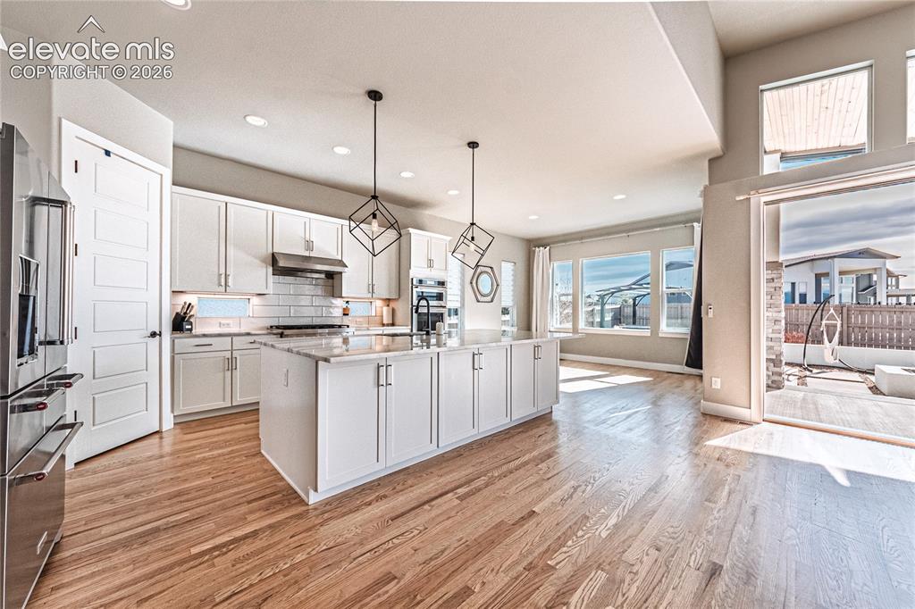 Image 9 of 48: Kitchen