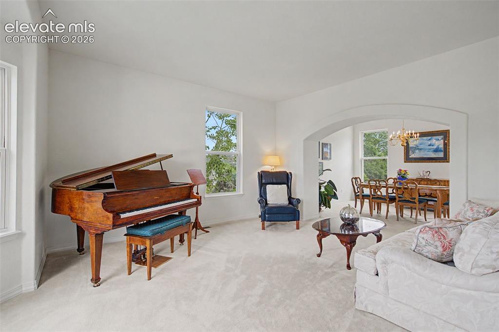 Image 5 of 49: Floorplan