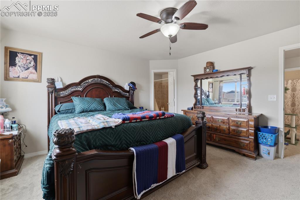 Image 14 of 31: Bedroom