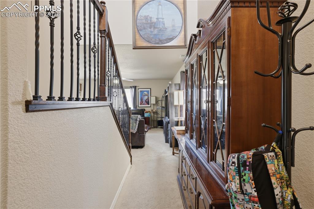 Image 2 of 31: Entry