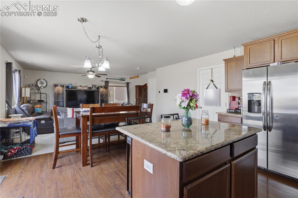 Image 8 of 31: Kitchen