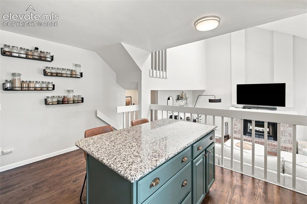 Image 12 of 50: Kitchen