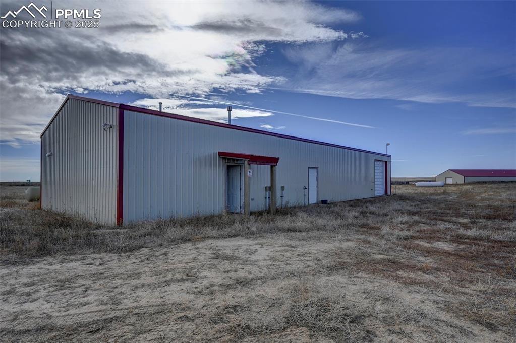 Image 16 of 50: Shop