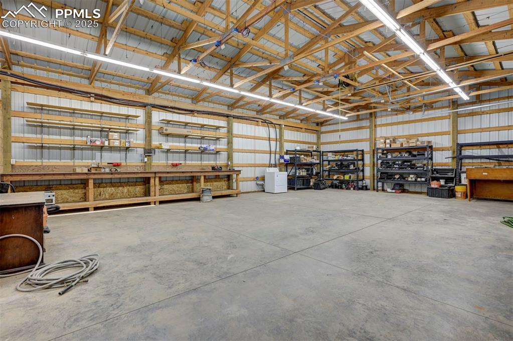 Image 29 of 50: Shop