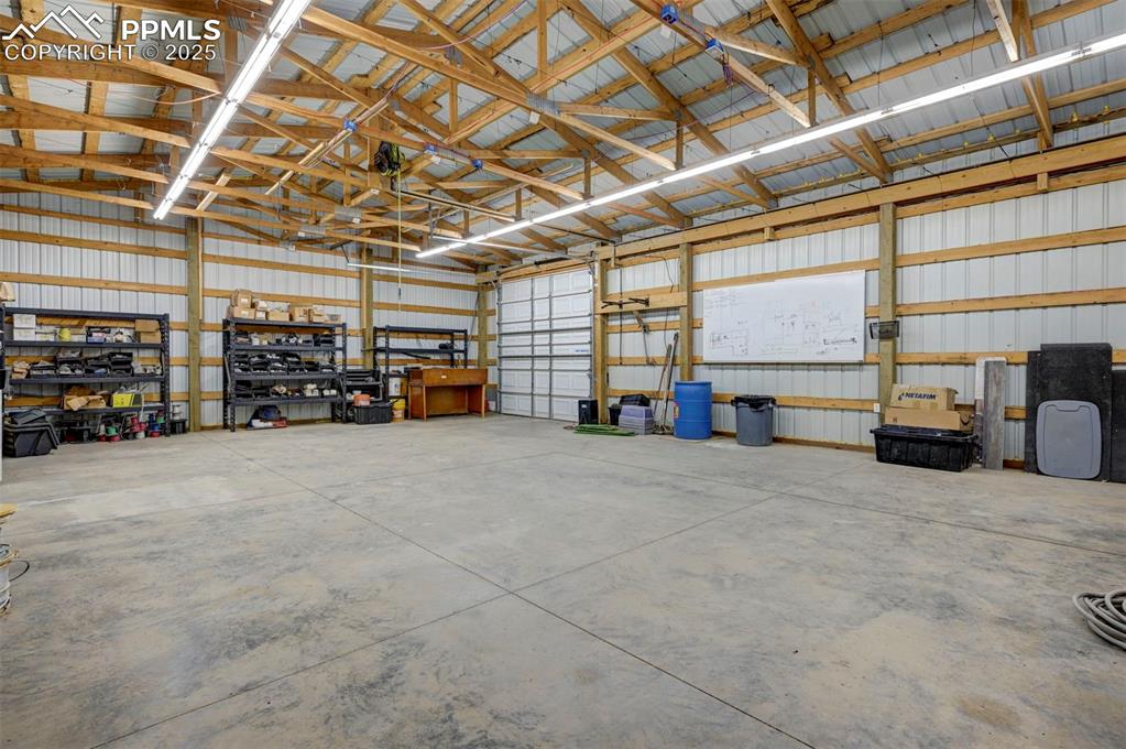 Image 31 of 50: Shop