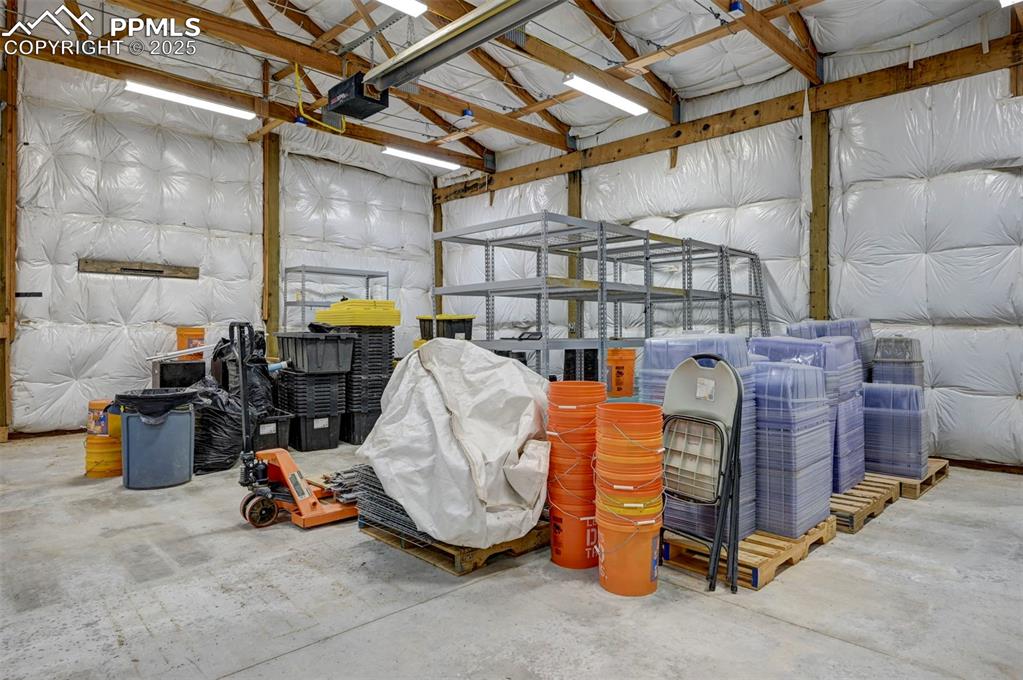 Image 36 of 50: Shop