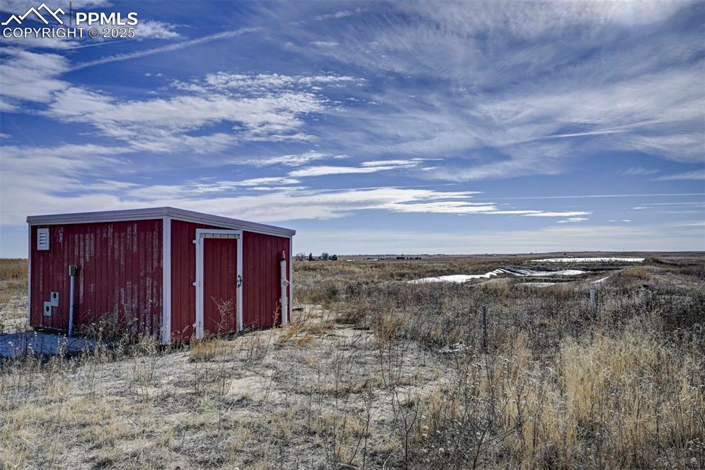 Image 37 of 50: pump house