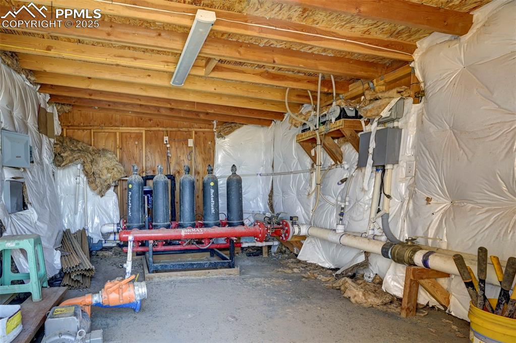 Image 38 of 50: pump house